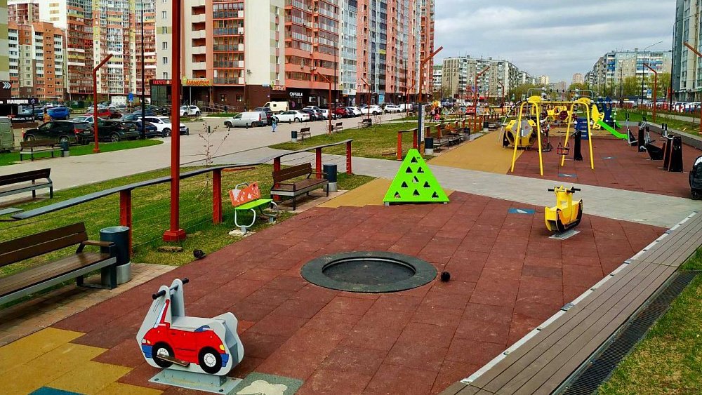 На северо-западе Челябинска благоустроили пешеходную зону