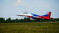 Высший пилотаж: показываем лучшие кадры авиагруппы «Стрижи»