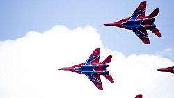 Высший пилотаж: показываем лучшие кадры авиагруппы «Стрижи»