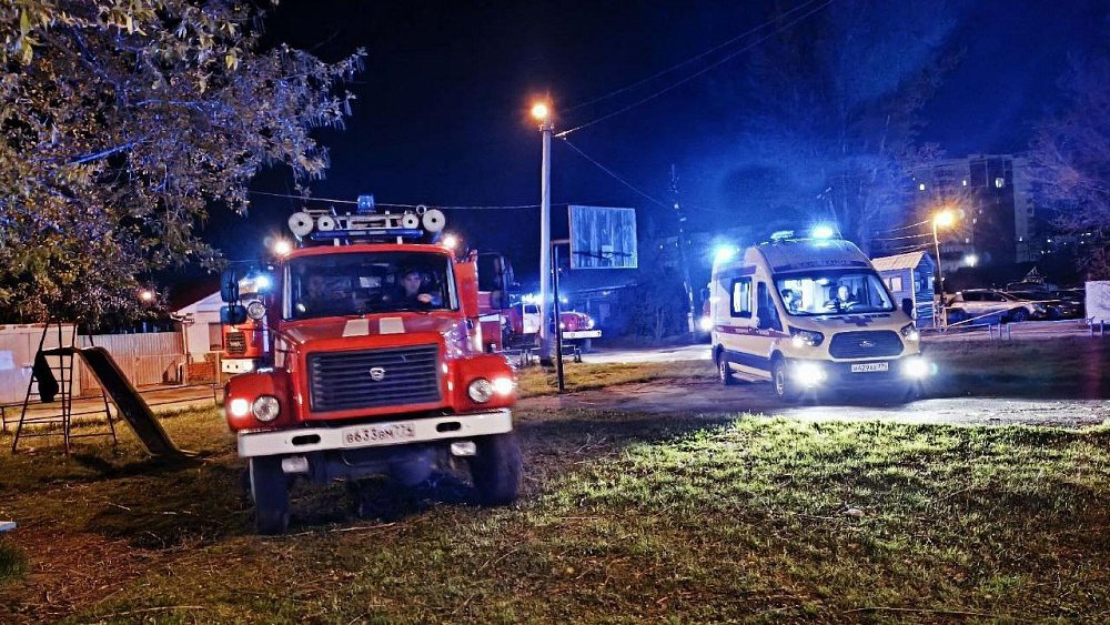 12 человек эвакуировались из горящего общежития в Челябинске