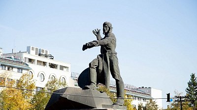 Уральскому добровольческому танковому корпусу посвятили почтовую карточку и книгу