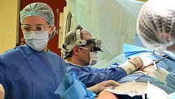 Челябинские кардиохирурги починили сердце преподавателю из Новой Зеландии