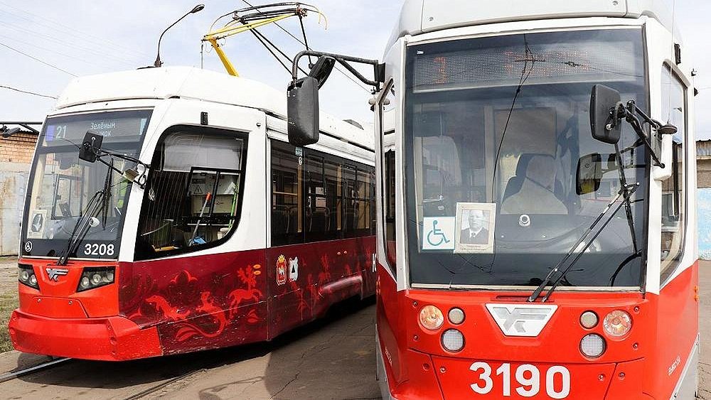 Трамваи и автобусы в Магнитогорске украсили портретами героев Великой Отечественной войны