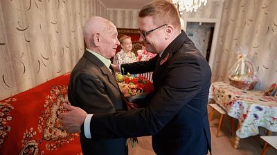 Губернатор Алексей Текслер встретился с магнитогорскими ветеранами