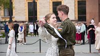 Челябинские студенты исполнили «Вальс Победы»
