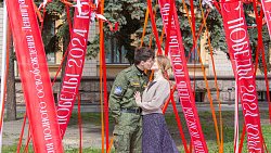 Челябинские студенты исполнили «Вальс Победы»