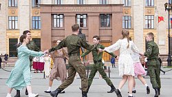 Челябинские студенты исполнили «Вальс Победы»