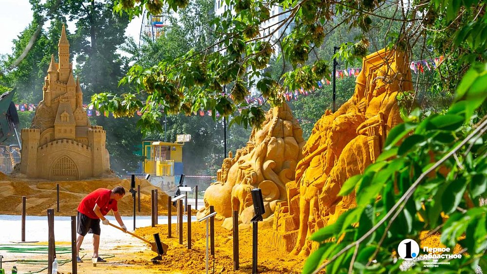 В челябинском парке появятся новые скульптуры из песка