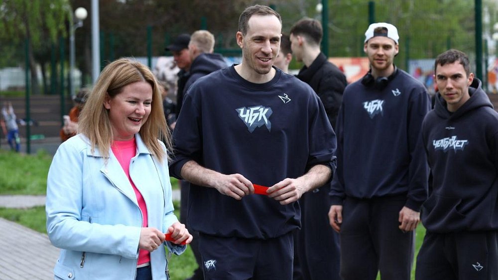 В Челябинске открыли «Аллею баскетболистов»