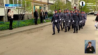 Ветерану провели персональный парад прямо во дворе дома