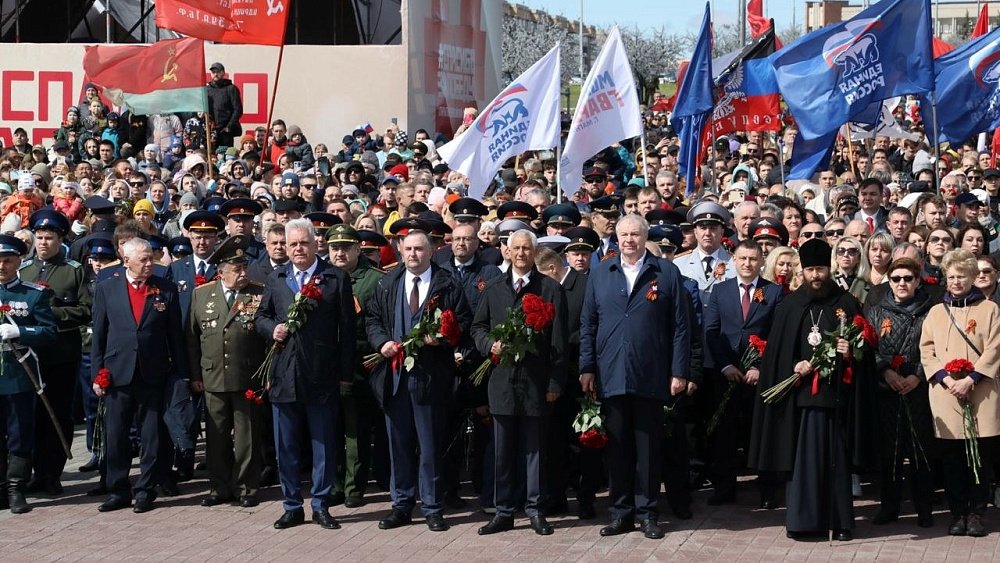 Спикер Заксобрания Олег Гербер встречает День Победы с ветеранами Магнитки