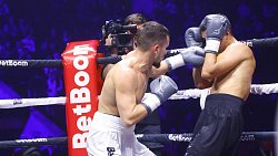 Андрей Стоцкий одержал победу в главном бою на вечере бокса «Танкоград» в Челябинске