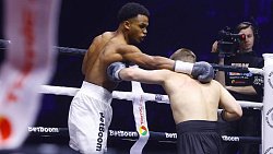 Андрей Стоцкий одержал победу в главном бою на вечере бокса «Танкоград» в Челябинске