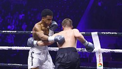 Андрей Стоцкий одержал победу в главном бою на вечере бокса «Танкоград» в Челябинске