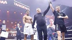 Андрей Стоцкий одержал победу в главном бою на вечере бокса «Танкоград» в Челябинске