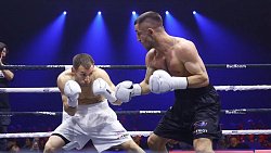 Андрей Стоцкий одержал победу в главном бою на вечере бокса «Танкоград» в Челябинске