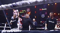 Андрей Стоцкий одержал победу в главном бою на вечере бокса «Танкоград» в Челябинске