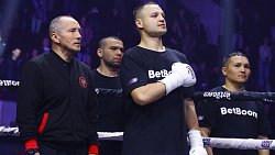 Андрей Стоцкий одержал победу в главном бою на вечере бокса «Танкоград» в Челябинске