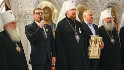 Патриарх Кирилл наградил Алексея Текслера орденом за помощь в восстановлении храма в ДНР