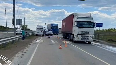 В Еманжелинском районе пожилая женщина погибла под колесами грузовика