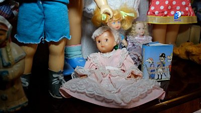 Жительница Миасса коллекционирует и реставрирует кукол