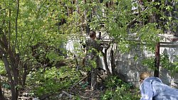 В Миассе провели субботник в старинном особняке