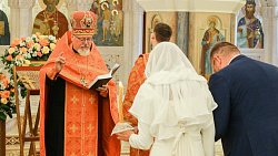 В челябинском соборе Рождества Христова состоялось первое венчание