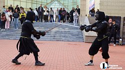 Браслеты из кольчуги, кровавые истории и рок-концерт: как челябинцы провели ночь в музеях