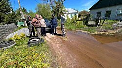 В подтопленном поселке Горняк продолжают откачивать воду