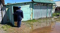 В подтопленном поселке Горняк продолжают откачивать воду