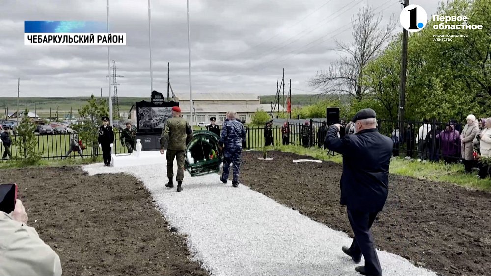 В Бишкиле установили памятник погибшим солдатам