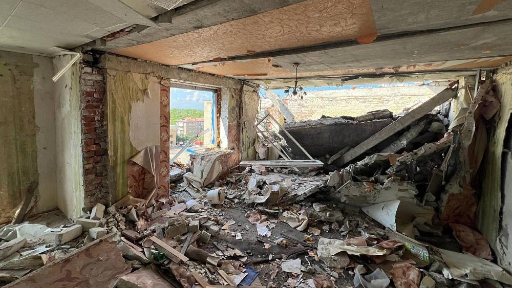 Челябинские строители начали восстанавливать еще один многоквартирный дом в Ясиноватой