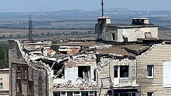 Челябинские строители начали восстанавливать еще один многоквартирный дом в Ясиноватой