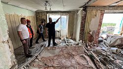 Челябинские строители начали восстанавливать еще один многоквартирный дом в Ясиноватой