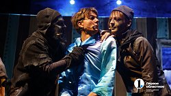 Корабль-призрак пришвартовался в Челябинском Молодежном театре