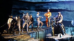 Корабль-призрак пришвартовался в Челябинском Молодежном театре