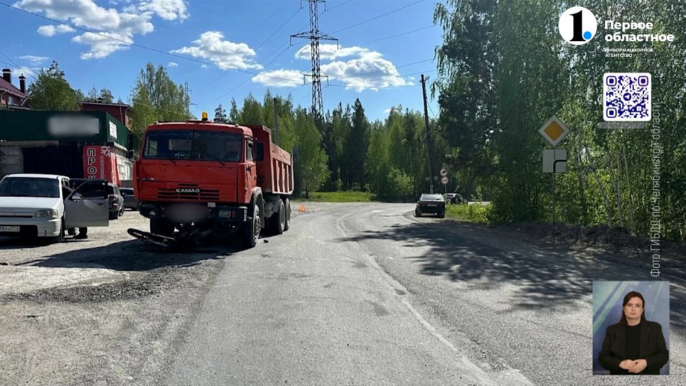 В Миассе мотоциклист попал под КАМАЗ