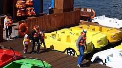 Прокат катамаранов работает в центре Челябинска