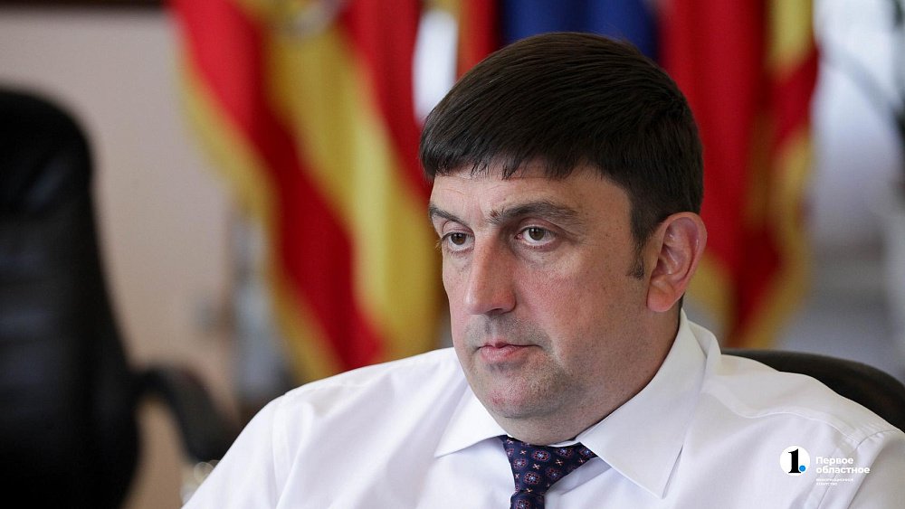 Алексей Текслер наградил медалью главу Златоуста Максима Пекарского