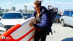 На сапборде: челябинец добирается до работы непривычным способом