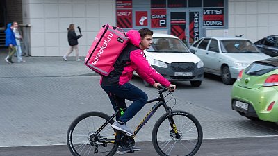 Курьеров назвали причиной дефицита кадров в России