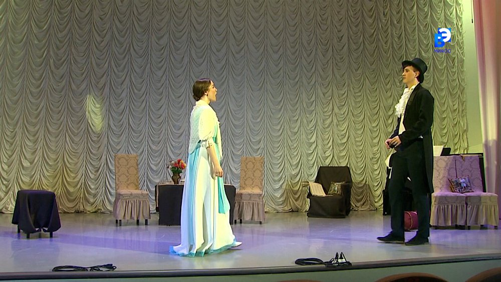 Студенты сдают экзамен в виде спектакля