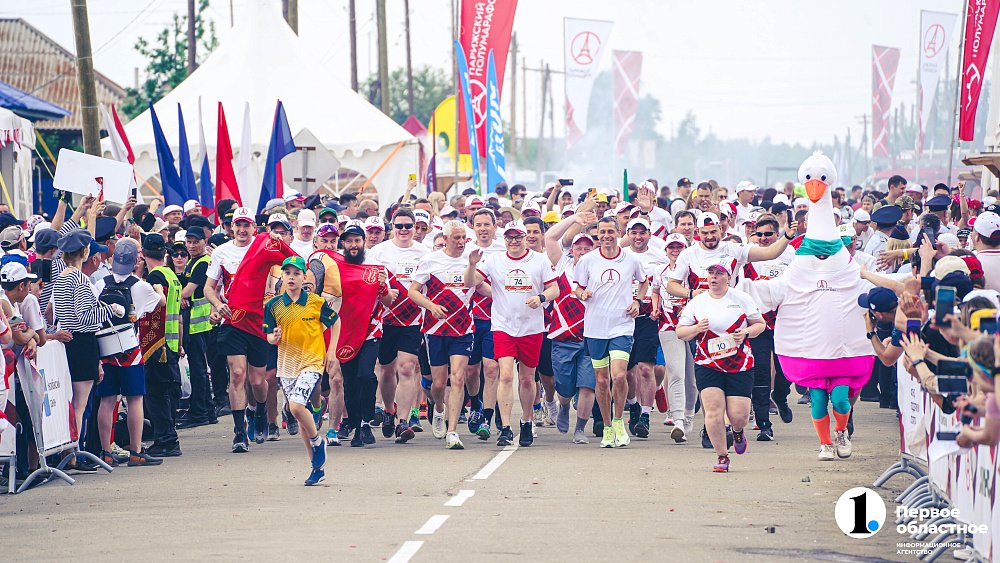 Алексей Текслер и еще 9 известных участников Парижского полумарафона