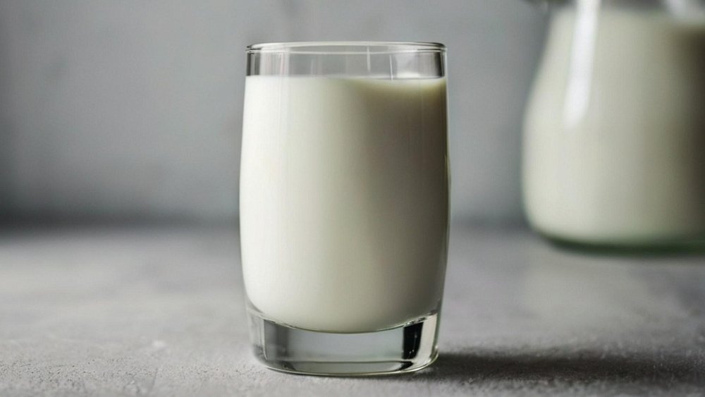 На повышение холестерина может повлиять даже молоко