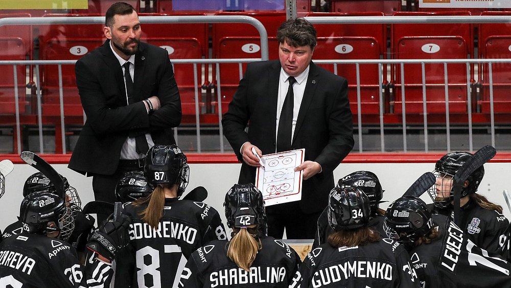 В челябинском клубе «Белые медведицы» уволили шесть хоккеисток