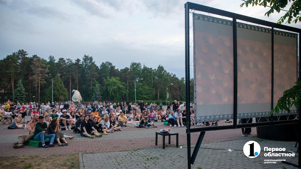 Попкорн и солнце: в Челябинске стартует летний сезон кино под открытым небом