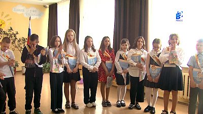 Юных волонтеров из Смородинки отметили в Администрации МГО