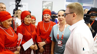 В Париже Алексею Текслеру представили обновленный Дом культуры