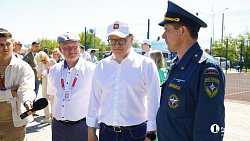 В Париже Алексею Текслеру представили обновленный Дом культуры