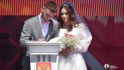 Четыре пары создали семьи в рамках VIII Парижского полумарафона